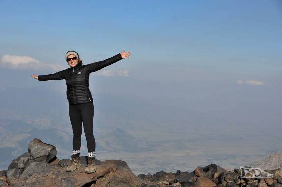 Fim de tarde ensolarado no campo base do Lanín, a 2.300 metros de altitude, na região de Junín de Los Andes, na Argentina